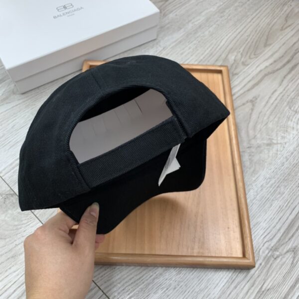 Balenciaga Logo Cap In Black