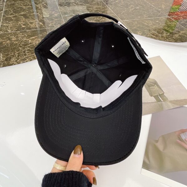 Balenciaga Logo Cap In Black
