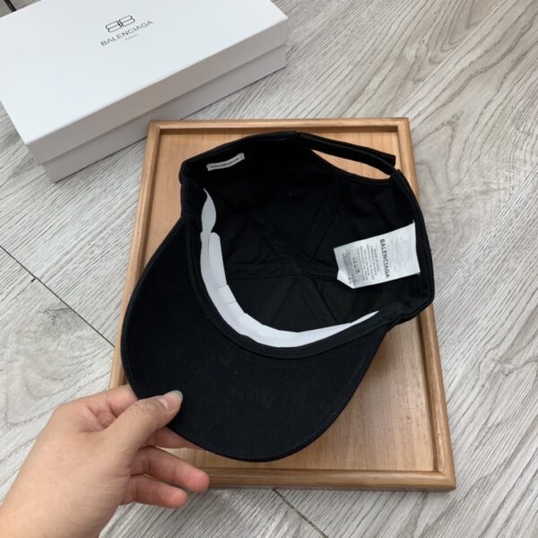 Balenciaga Logo Cap In Black