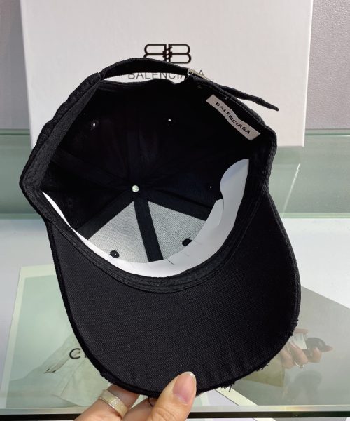 Balenciaga Logo Front Cap In Black