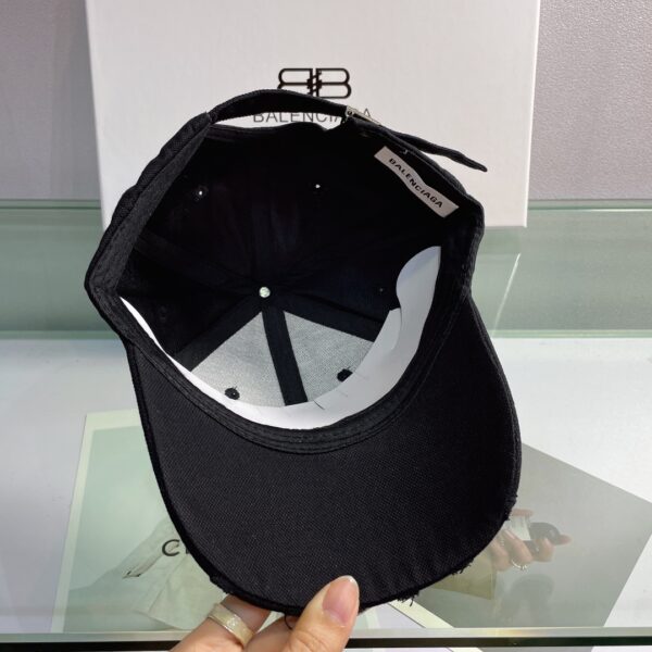 Balenciaga Logo Front Cap In Black