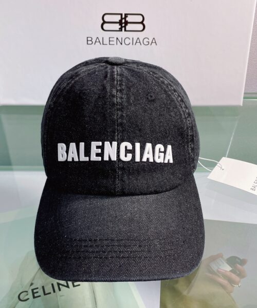 Balenciaga Logo Front Cap In Black