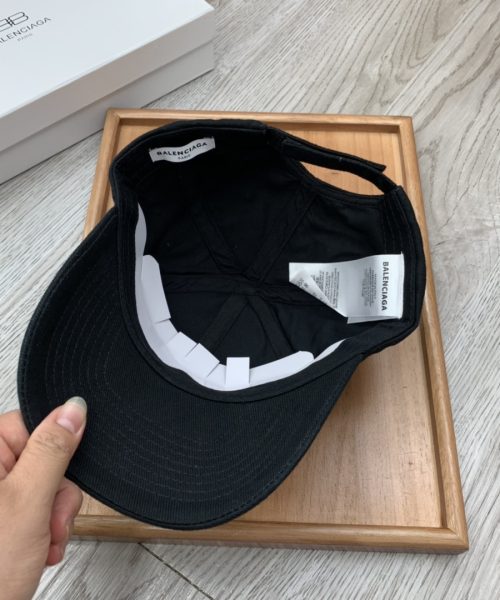 Balenciaga Logo Front Cap In Black