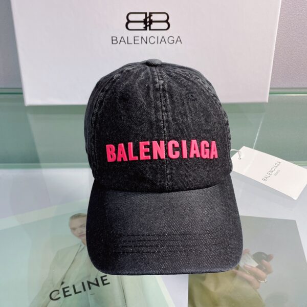 Balenciaga Logo Front Cap In Black