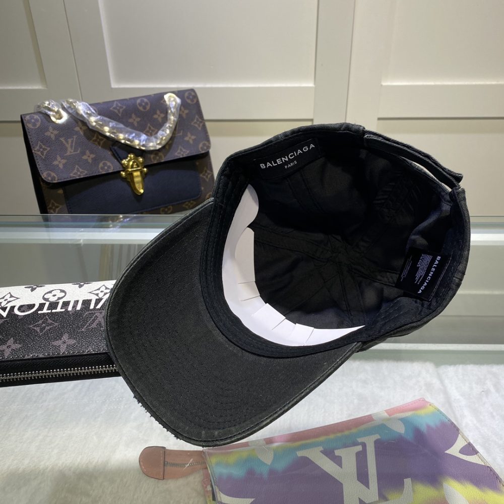 Balenciaga Logo Front Cap In Black - Image 2