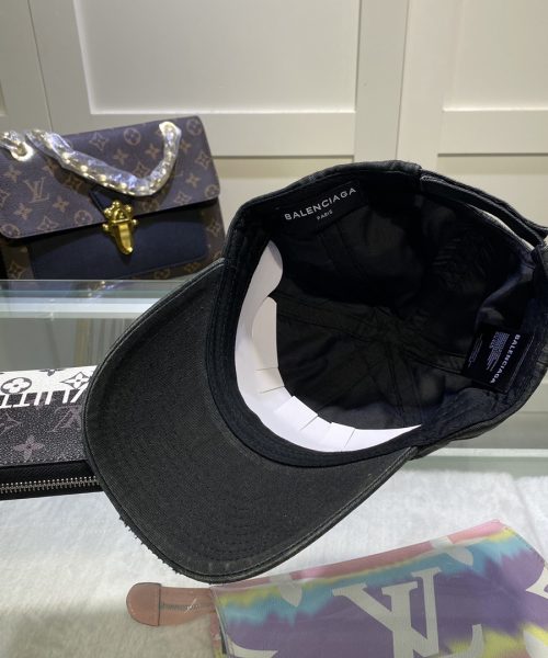 Balenciaga Logo Front Cap In Black