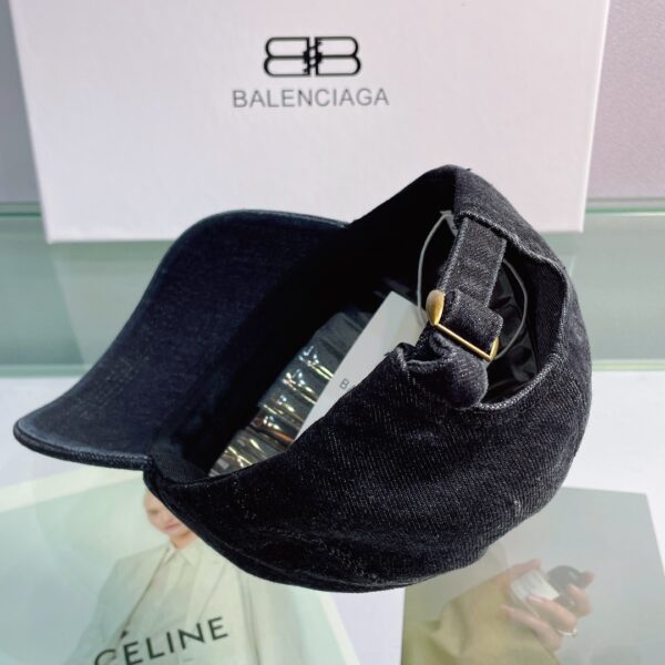 Balenciaga Logo Front Cap In Black