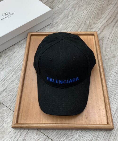 Balenciaga Logo Front Cap In Black