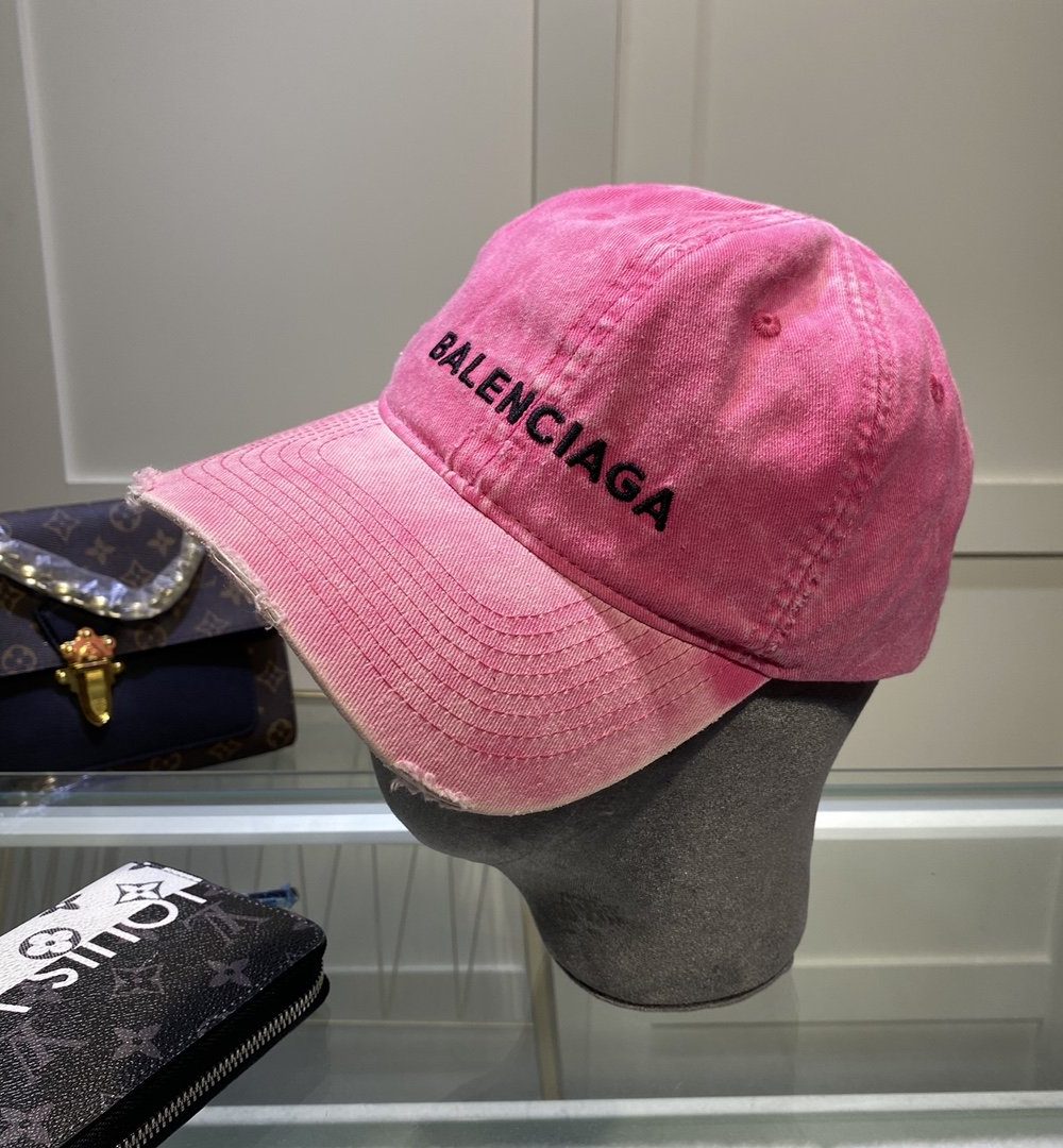 Balenciaga Logo Front Cap In Pink