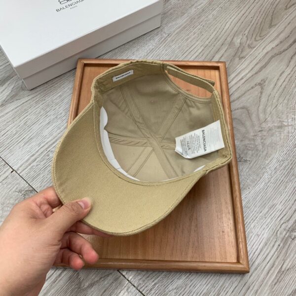 Balenciaga Logo Visor Cap In Beige