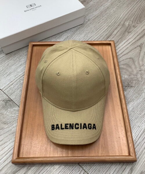 Balenciaga Logo Visor Cap In Beige