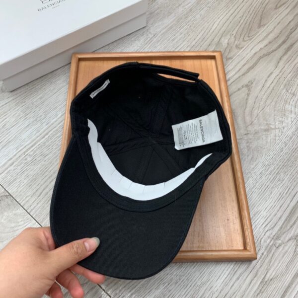 Balenciaga Logo Visor Cap In Black