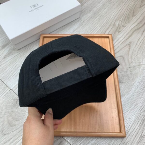 Balenciaga Logo Visor Cap In Black