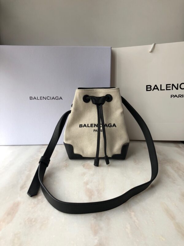 Balenciaga Navy Cabas Linen Crossbody Bag In White, For Women, Women's Bags 9.8in/25cm