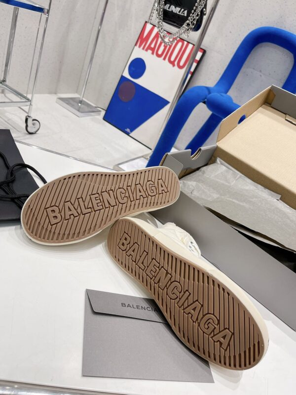 Balenciaga Paris High Top Trainers White For Women