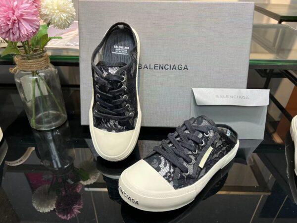Balenciaga Paris Low Top Trainers Black For Women