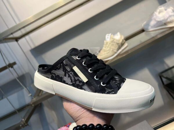 Balenciaga Paris Low Top Trainers Black For Women