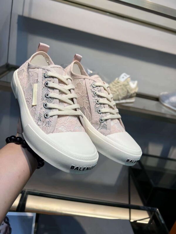 Balenciaga Paris Low Top Trainers White For Women