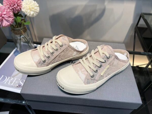 Balenciaga Paris Low Top Trainers White For Women