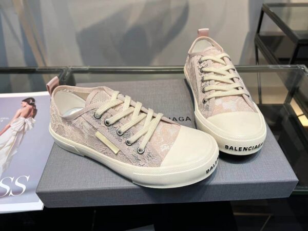 Balenciaga Paris Low Top Trainers White For Women