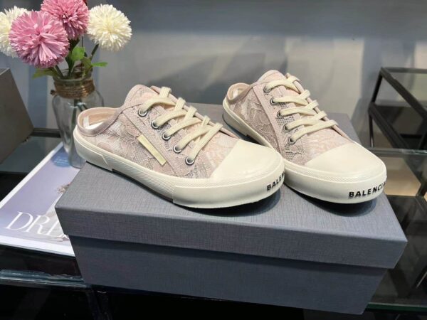Balenciaga Paris Low Top Trainers White For Women