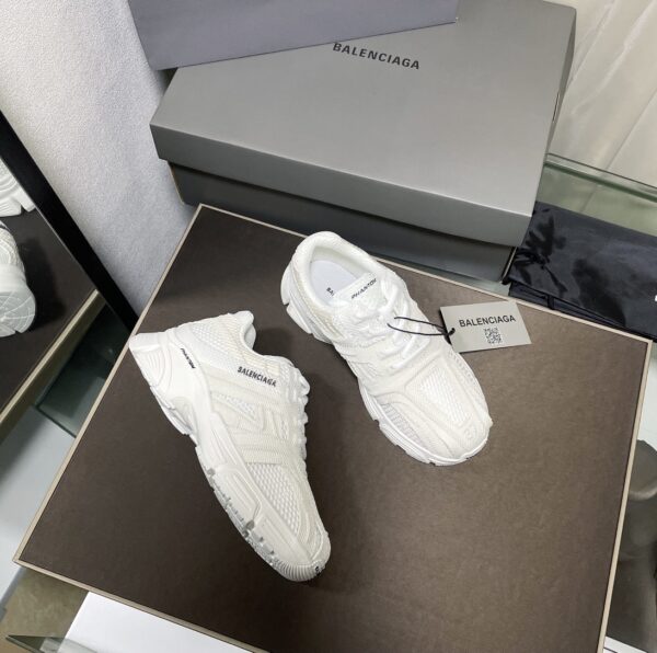Balenciaga Phantom Trainers White For Women 678869W2E929000