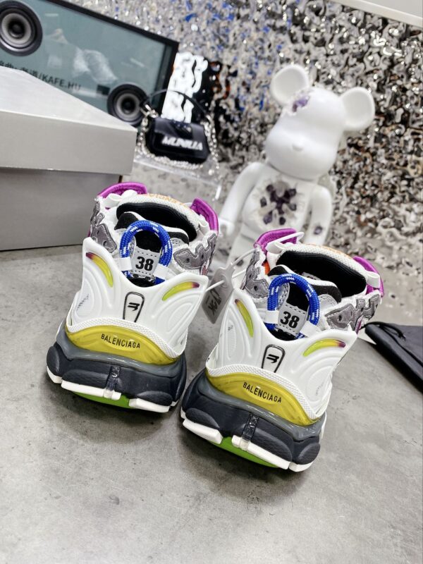 Balenciaga Runner Trainers Multicolor For Women 677402W3RB68123