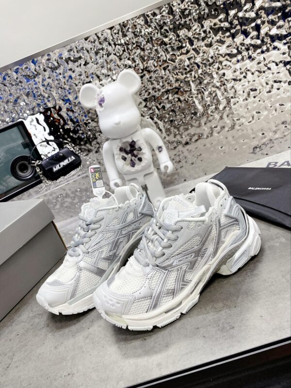 Balenciaga Runner Trainers White/Grey For Women