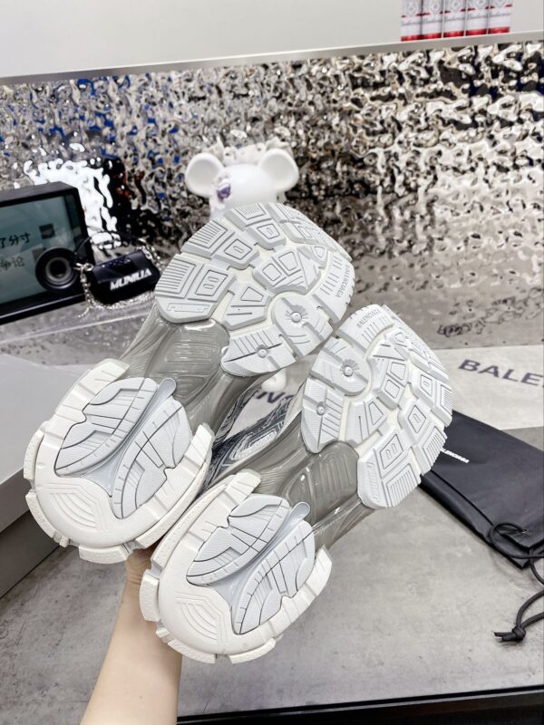 Balenciaga Runner Trainers White/Grey For Women