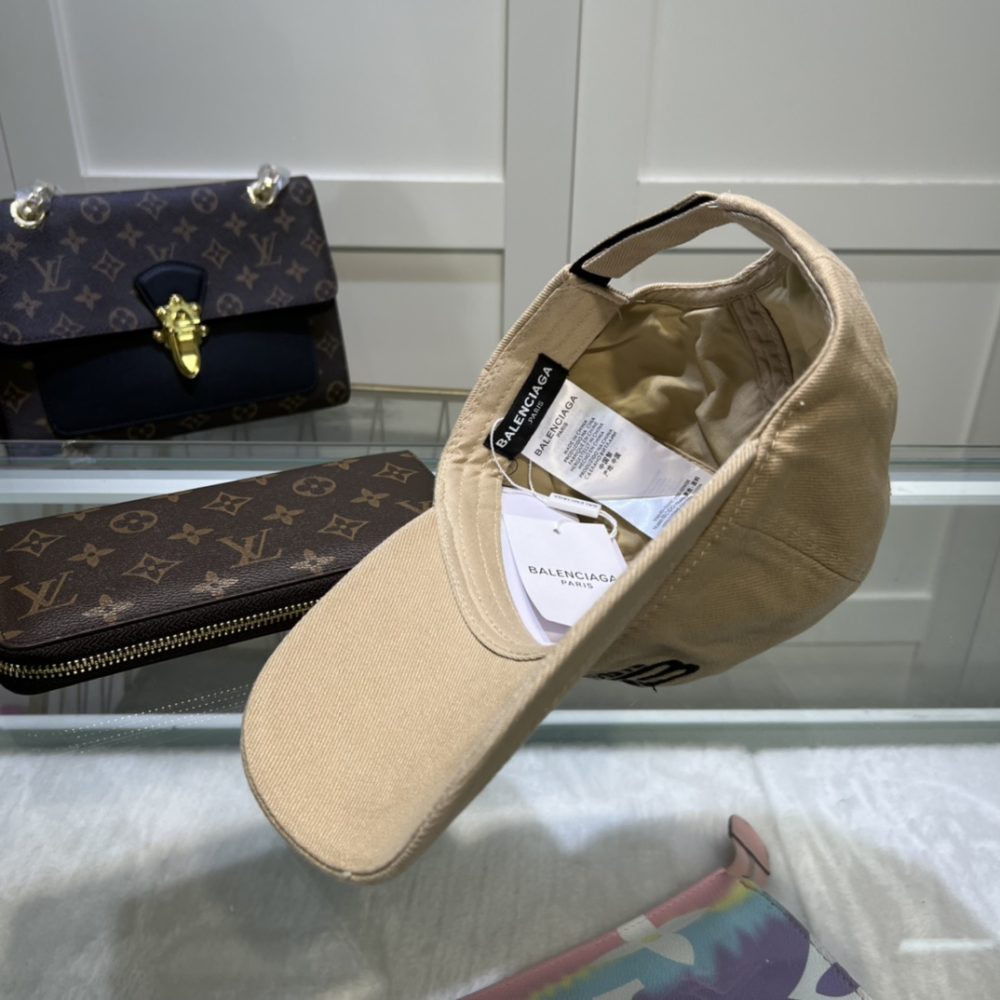 Balenciage BB Paris Icon Cap Cream Cap 704105410B20936 - Image 2