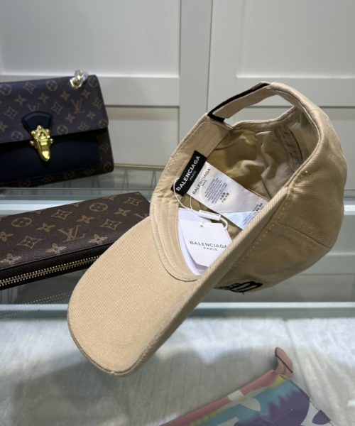 Balenciage BB Paris Icon Cap Cream Cap 704105410B20936