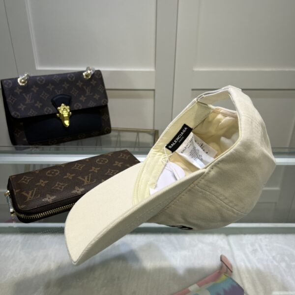 Balenciage BB Paris Icon Cap White Cap