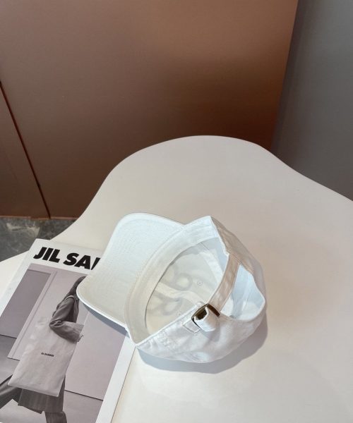 Balenciage BB Sprayed White Cap