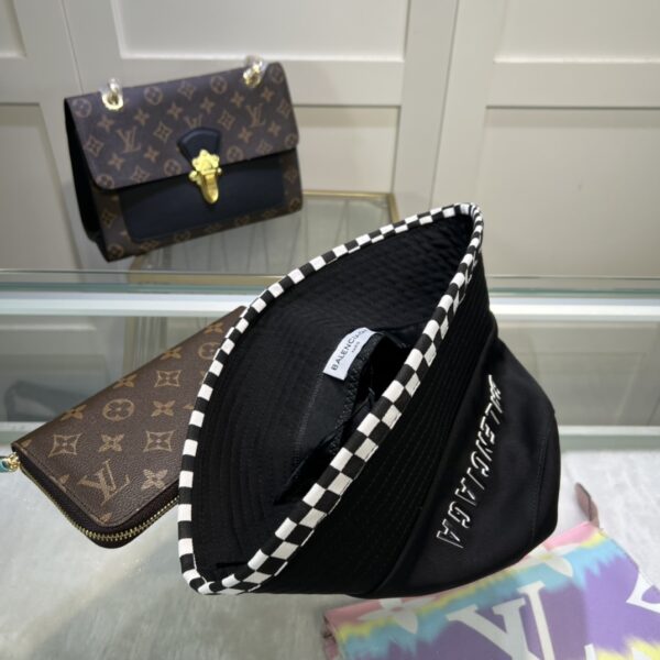 Balenciage Bucket Hat Black Hat