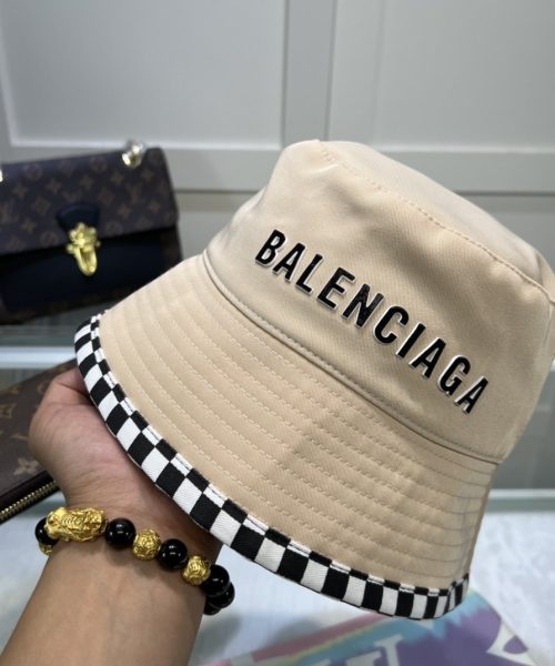 Balenciage Bucket Hat Cream Hat