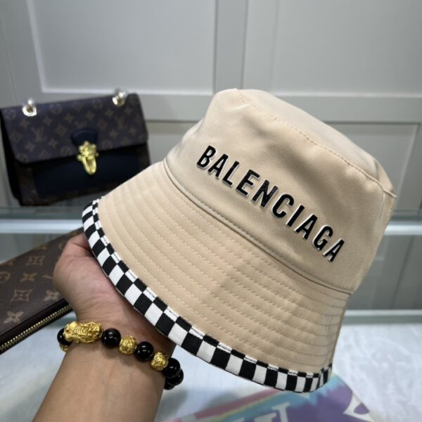 Balenciage Bucket Hat Cream Hat