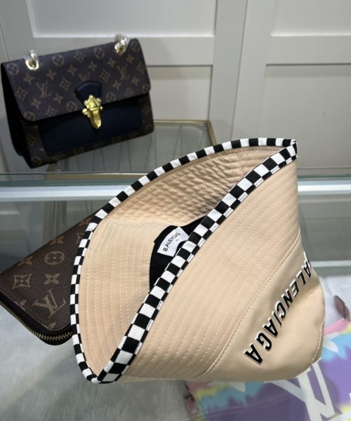 Balenciage Bucket Hat Cream Hat