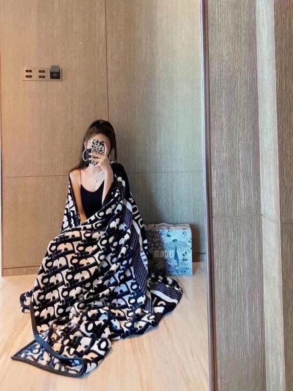 BL052 – Fashion Blanket