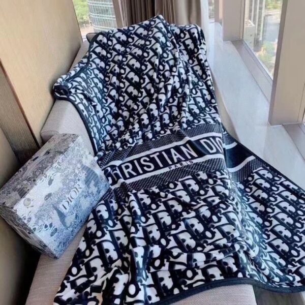 BL052 – Fashion Blanket