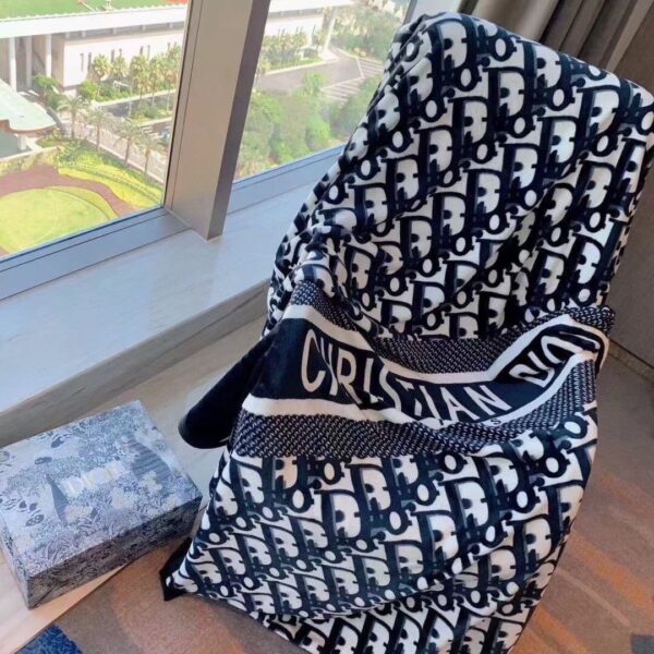 BL052 – Fashion Blanket