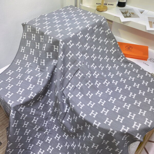 BL061 – Fashion Blanket