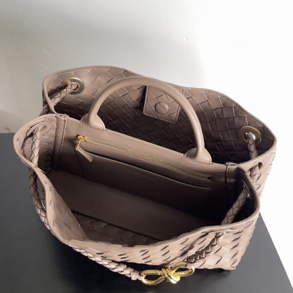 Bottega Veneta Andiamo Medium Bag Brown/Black/White For Women 30cm / 11.8in