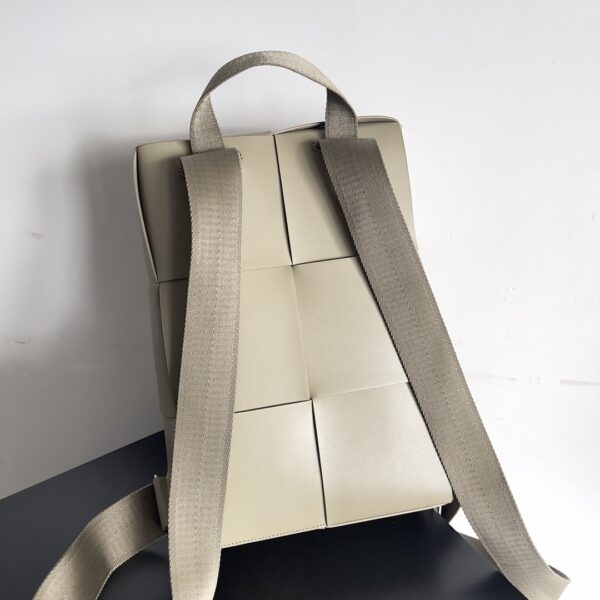 Bottega Veneta Arco Backpack Black/Green/Beige For Women 36cm / 14.7in