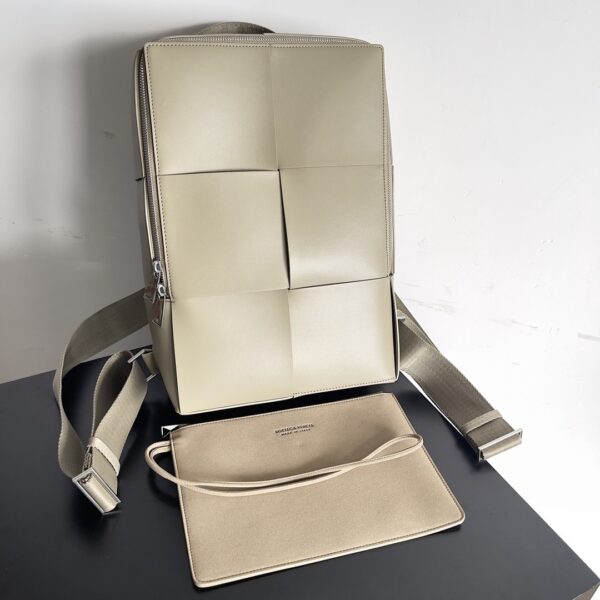 Bottega Veneta Arco Backpack Black/Green/Beige For Women 36cm / 14.7in