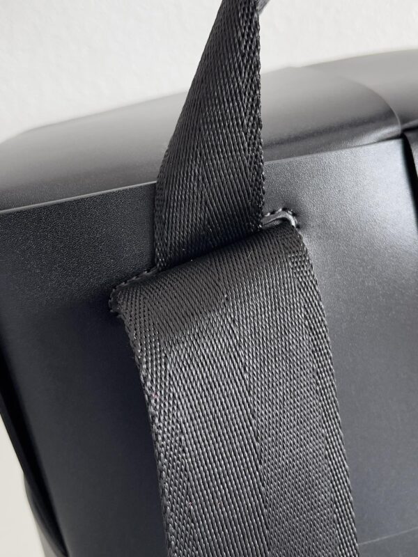 Bottega Veneta Arco Backpack Black/Green/Beige For Women 36cm / 14.7in