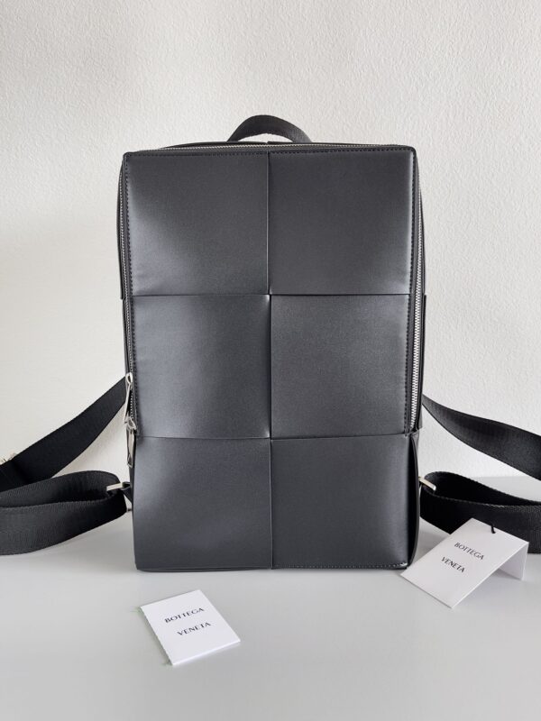 Bottega Veneta Arco Backpack Black/Green/Beige For Women 36cm / 14.7in