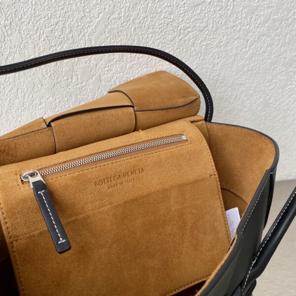 Bottega Veneta Arco Bag For Women 12in/33cm In Black