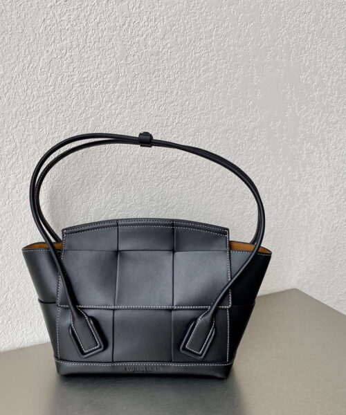 Bottega Veneta Arco Bag For Women 12in/33cm In Black