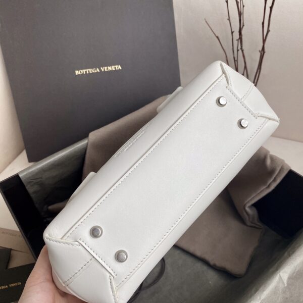Bottega Veneta Arco Bag For Women 12in/33cm In White