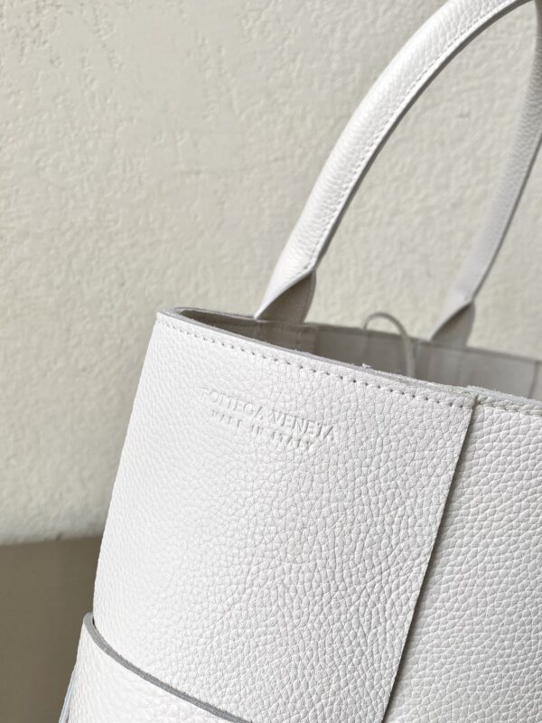 Bottega Veneta Arco Tote Bag For Women 11.8in/30cm In Chalk 652867VCP119009